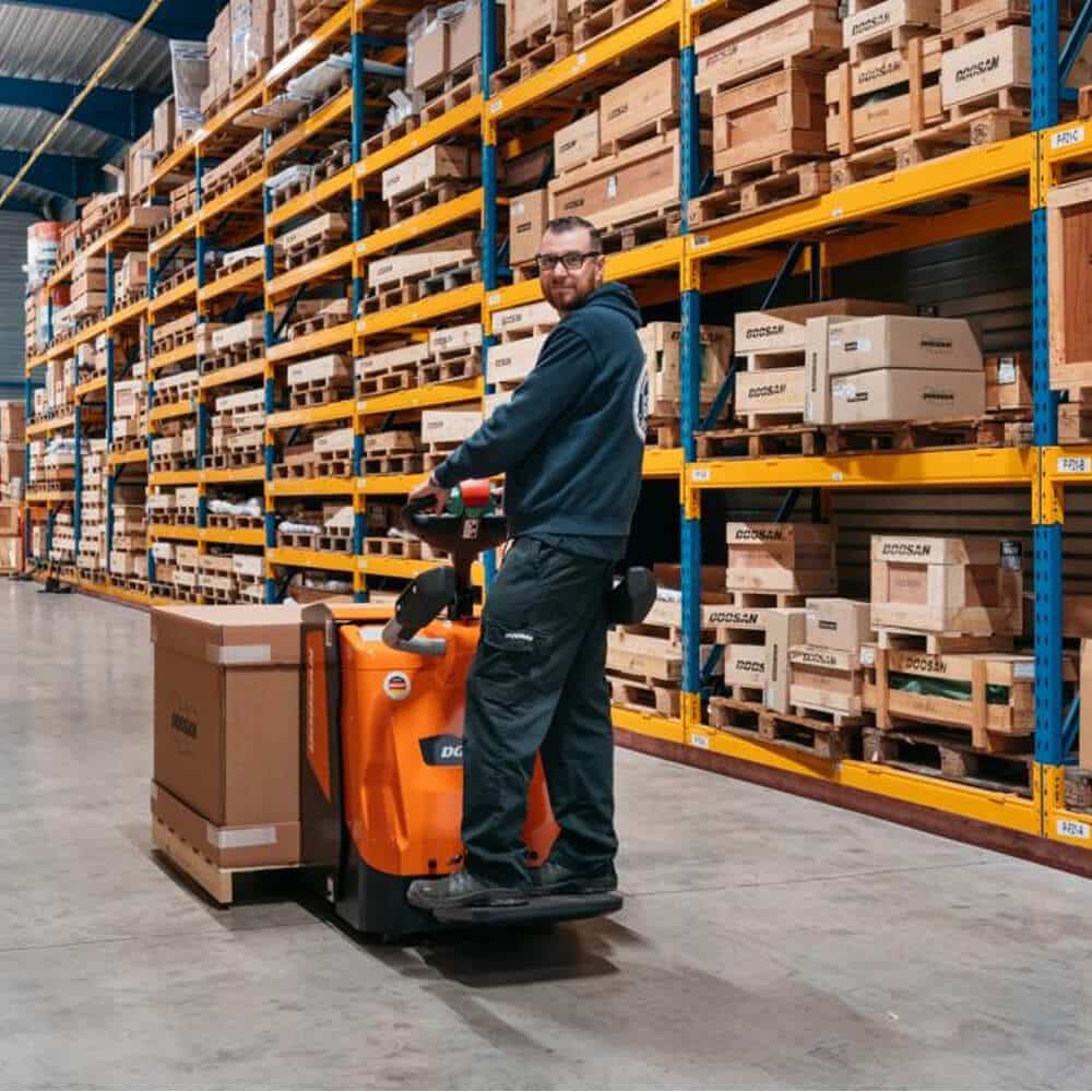 Doosan 1.8 – 5 Tonne Powered Pallet Trucks with operator