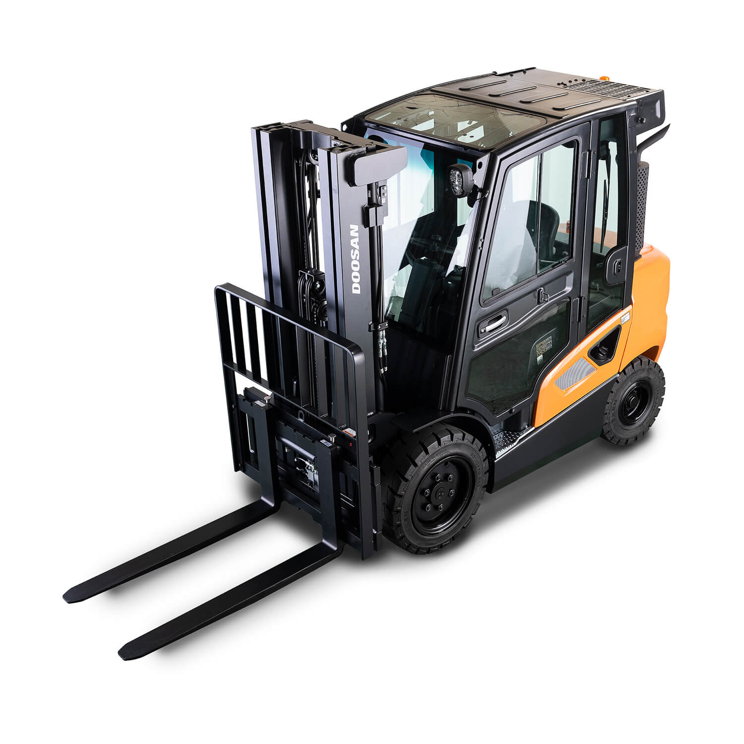 Overview shot of Doosan 9-Series 3.5 – 5.5 Tonne Forklift