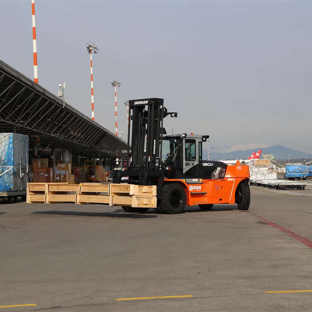 Doosan 7 Series Fork Lift - 10-25 Tonnes - KS Lift trucks