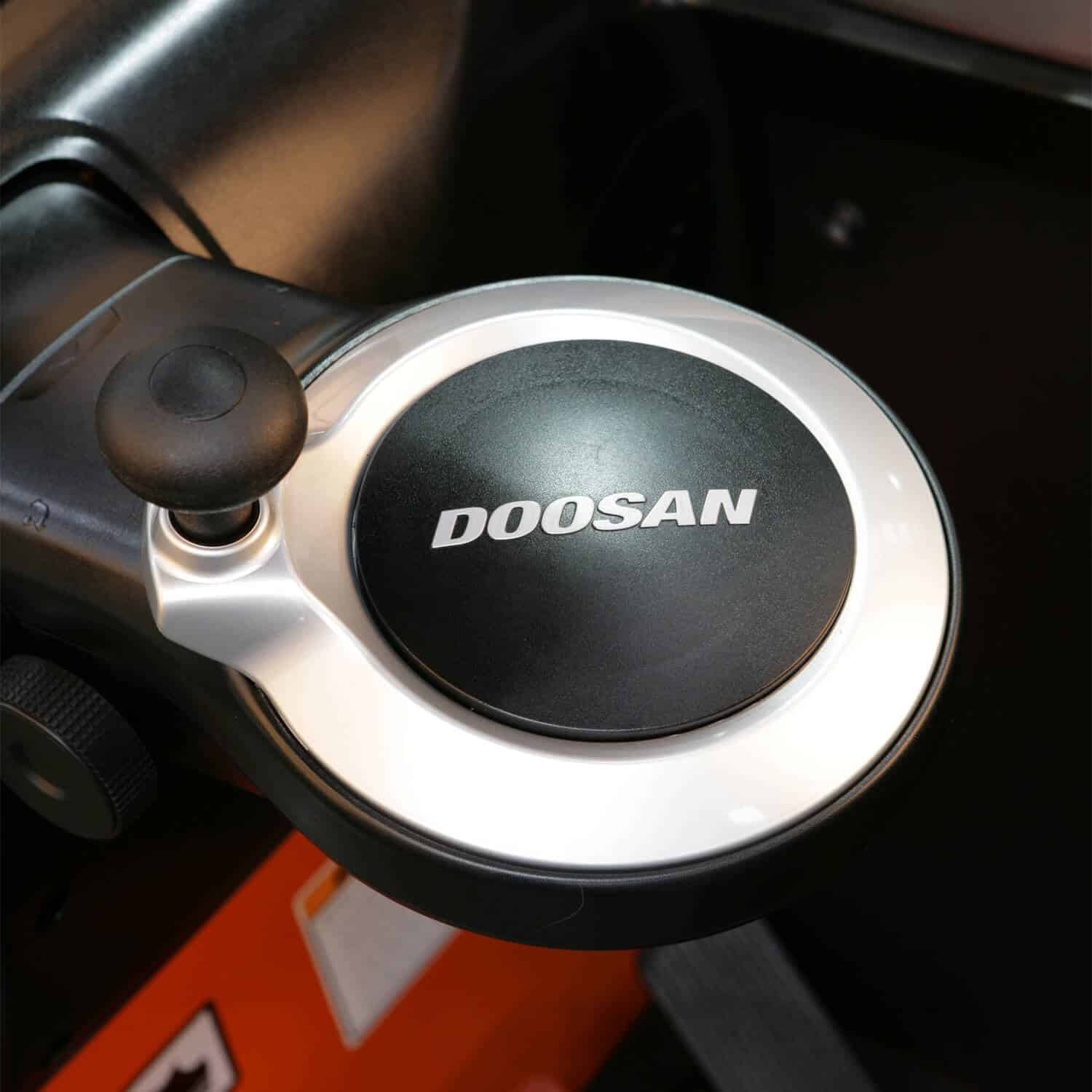 doosan logo on Doosan Reach Trucks