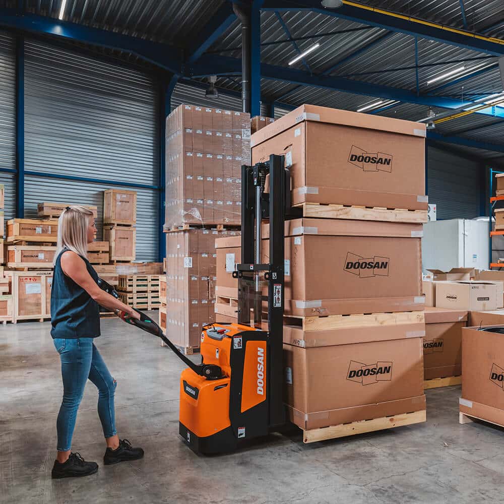 Doosan 1 – 1.25 Tonne Stacker Trucks