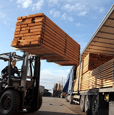 Doosan 9-Series 2 – 3.5 lifting pallets